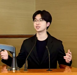 Eric Zou, moderator